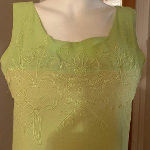 Robe vert pomme doublée.